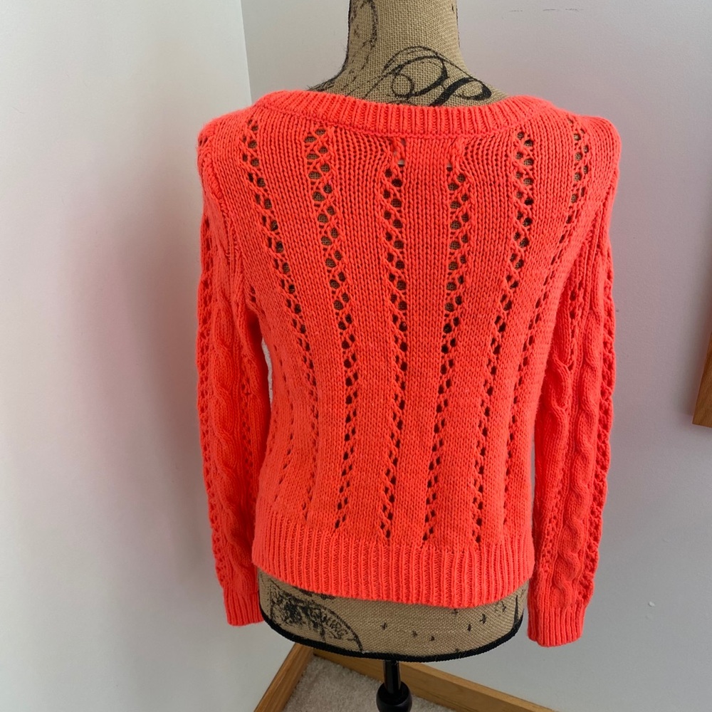 Hollister sweater - Picture 2 of 3